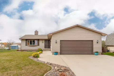 209 Parkgate Rd, Cedar Falls, IA 50613