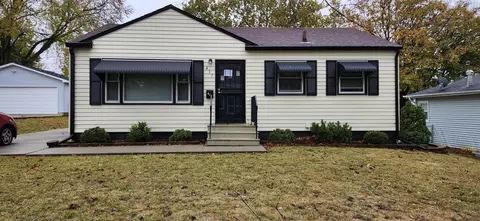 417 Woodbridge St, Waterloo, IA 50701