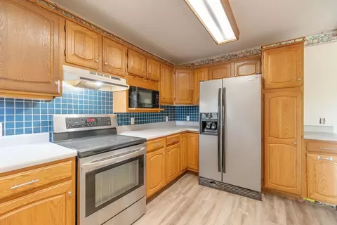 306 E Grove St, Shell Rock, IA 50670 photo 9