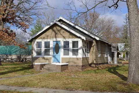 115 Hart St, Charles City, IA 50616