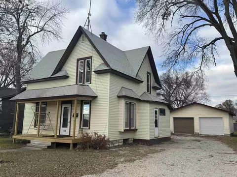 115 13th Ave, Charles City, IA 50616