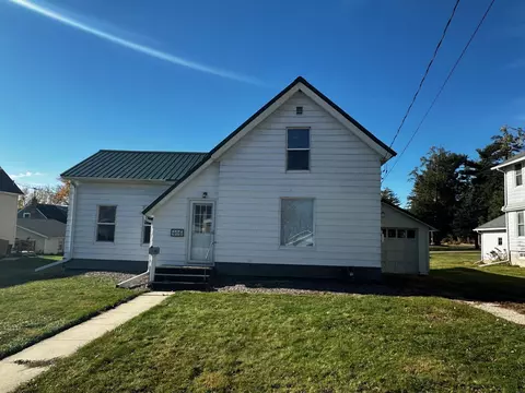 406 2nd Street Nw St, Waukon, IA 52172