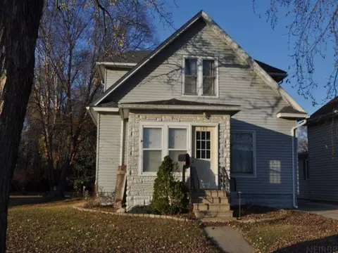 107 SW 6th St, Oelwein, IA 50662
