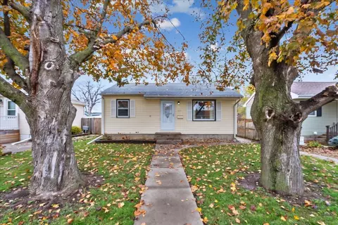619 Magnolia Pkwy, Waterloo, IA 50701