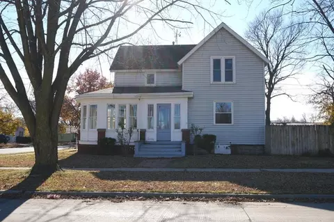 801 S Main St, Charles City, IA 50616