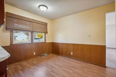404 S Wright, Shell Rock, IA 50670 photo 10