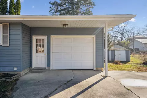 404 S Wright, Shell Rock, IA 50670 photo 4