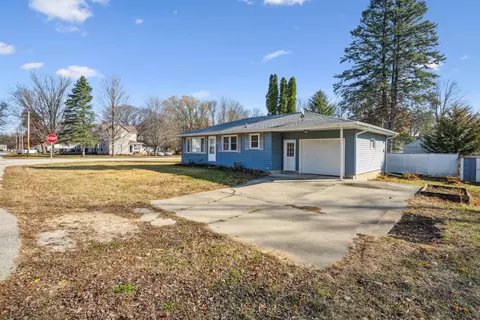 404 S Wright, Shell Rock, IA 50670 photo 3
