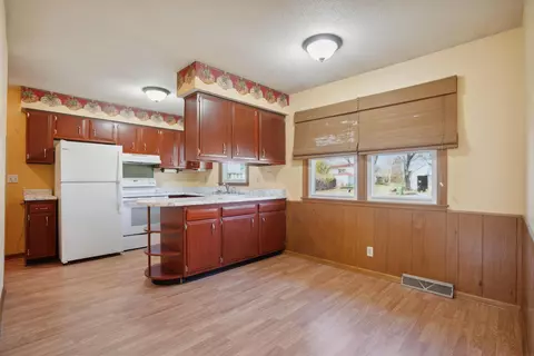 404 S Wright, Shell Rock, IA 50670 photo 9