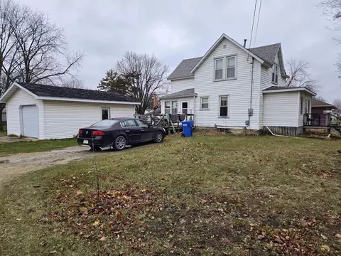 218 W 5th St, Cresco, IA 52136