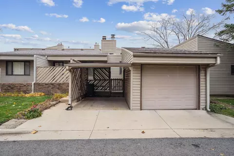 1128 Prairie Meadow Ct #1, Waterloo, IA 50701