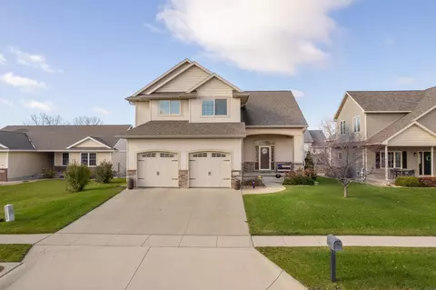 5319 Celtic Ct, Cedar Falls, IA 50613