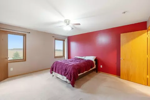 3929 Memory Ln, Waterloo, IA 50702 photo 13