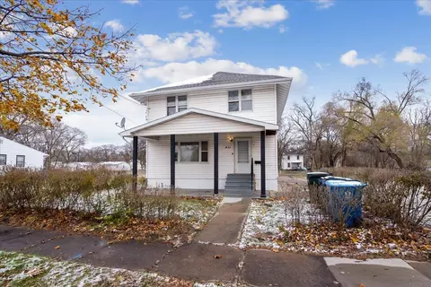 411 Sumner St, Waterloo, IA 50703