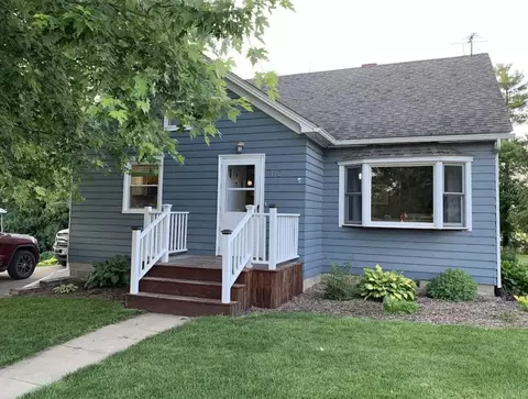 112 E Main St, Saint Lucas, IA 52166