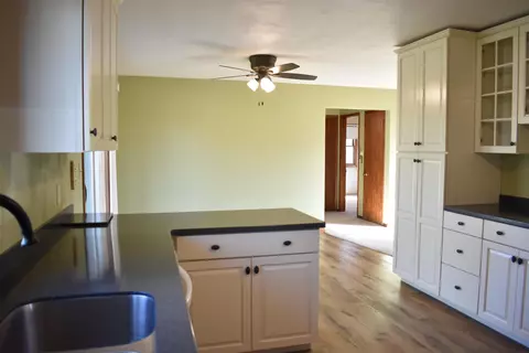 509 8th St, Gladbrook, IA 50635 photo 7