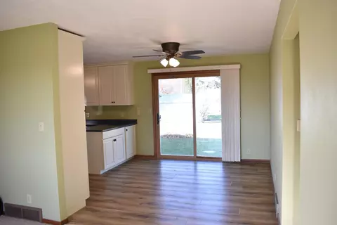 509 8th St, Gladbrook, IA 50635 photo 5