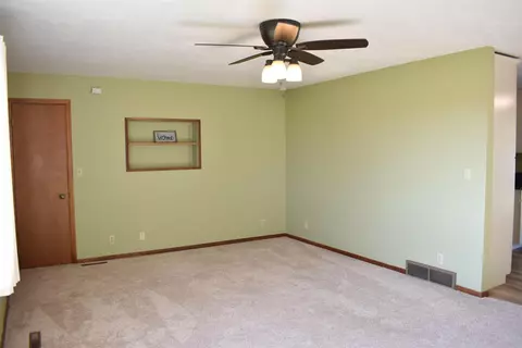 509 8th St, Gladbrook, IA 50635 photo 4