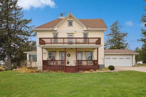 1413 360th St, Decorah, IA 52101