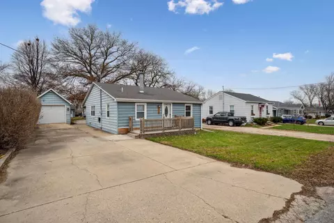 520 2nd E Ave, Coggon, IA 52218