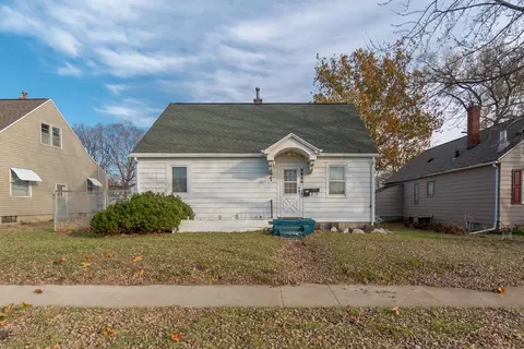 1526 Logan Ave, Waterloo, IA 50703