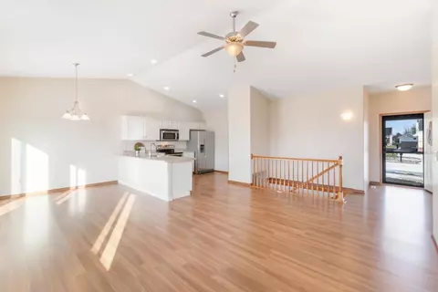 5017 Millenium Dr, Cedar Falls, IA 50613 photo 4