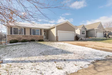 5017 Millenium Dr, Cedar Falls, IA 50613