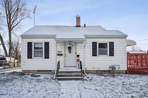1902 Hawthorne Ave, Waterloo, IA 50702