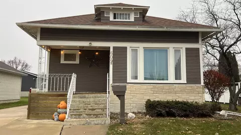 609 W Prospect St, New Hampton, IA 50659