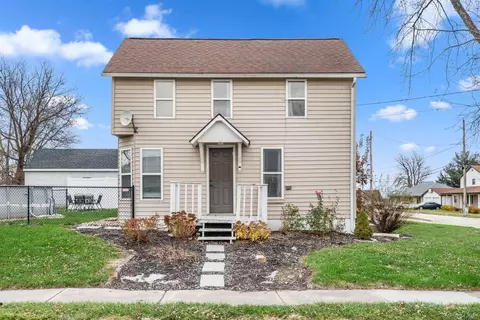 201 1st St SE, Epworth, IA 52045