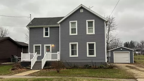 307 E Washington St, New Hampton, IA 50659