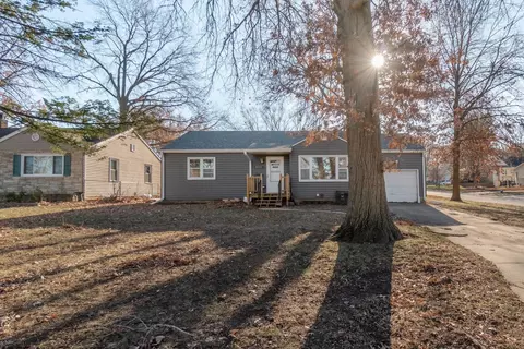 800 Bourland Ave, Waterloo, IA 50702