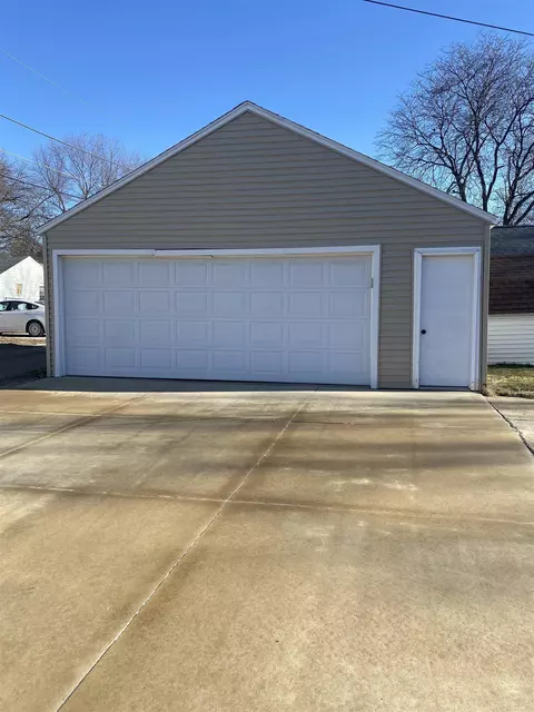 1141 Cornwall Ave, Waterloo, IA 50702 photo 2
