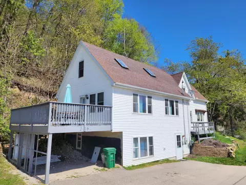 216 Prospect St, Mcgregor, IA 52157