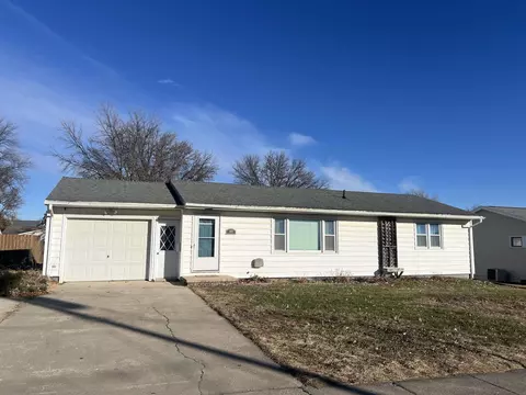 409 K Ave, Grundy Center, IA 50638
