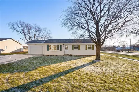 729 Belle St, Waterloo, IA 50702