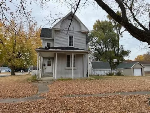 709 Pine St, La Porte City, IA 50651