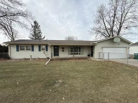 430 S Mill St, Denver, IA 50622