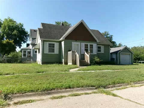 307 Kern Ave, Waterloo, IA 50703