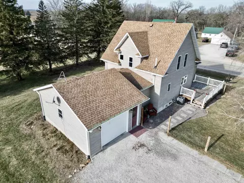 2293 Madison Rd, Decorah, IA 52101