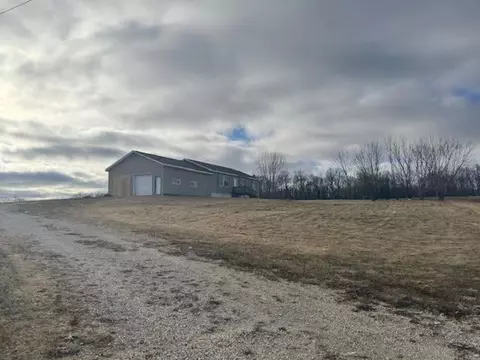 1471 123rd Ave, Castalia, IA 52133