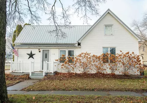 113 N Washington St, Clarksville, IA 50619
