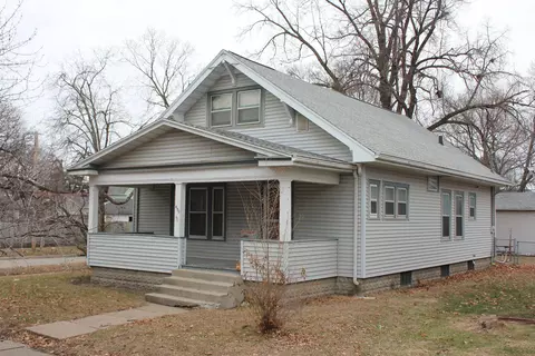 450 Cutler St, Waterloo, IA 50703