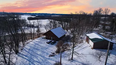 1865 Trophy Run Ln, Harpers Ferry, IA 52146