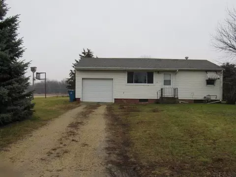 1008 N Maple St, Monticello, IA 52310