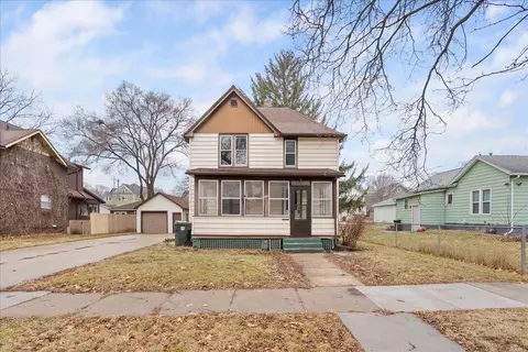 1115 State St, Cedar Falls, IA 50613