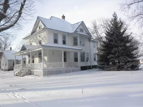 315 Chase St, Osage, IA 50461