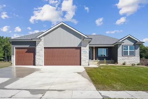 3909 Broomfield Dr, Cedar Falls, IA 50613
