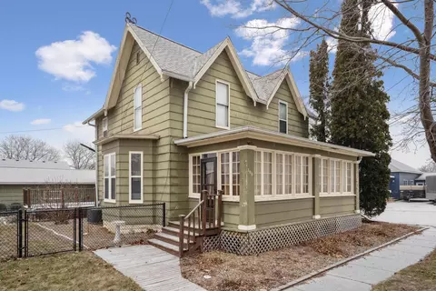 100 Walnut St, Traer, IA 50675