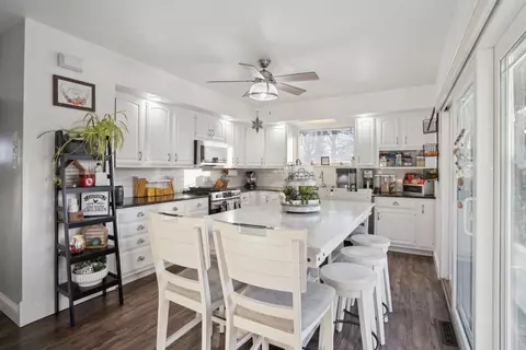 514 S Hackett Rd, Waterloo, IA 50701 photo 9